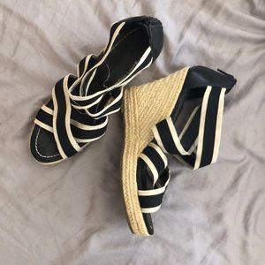 Black & White Wedges